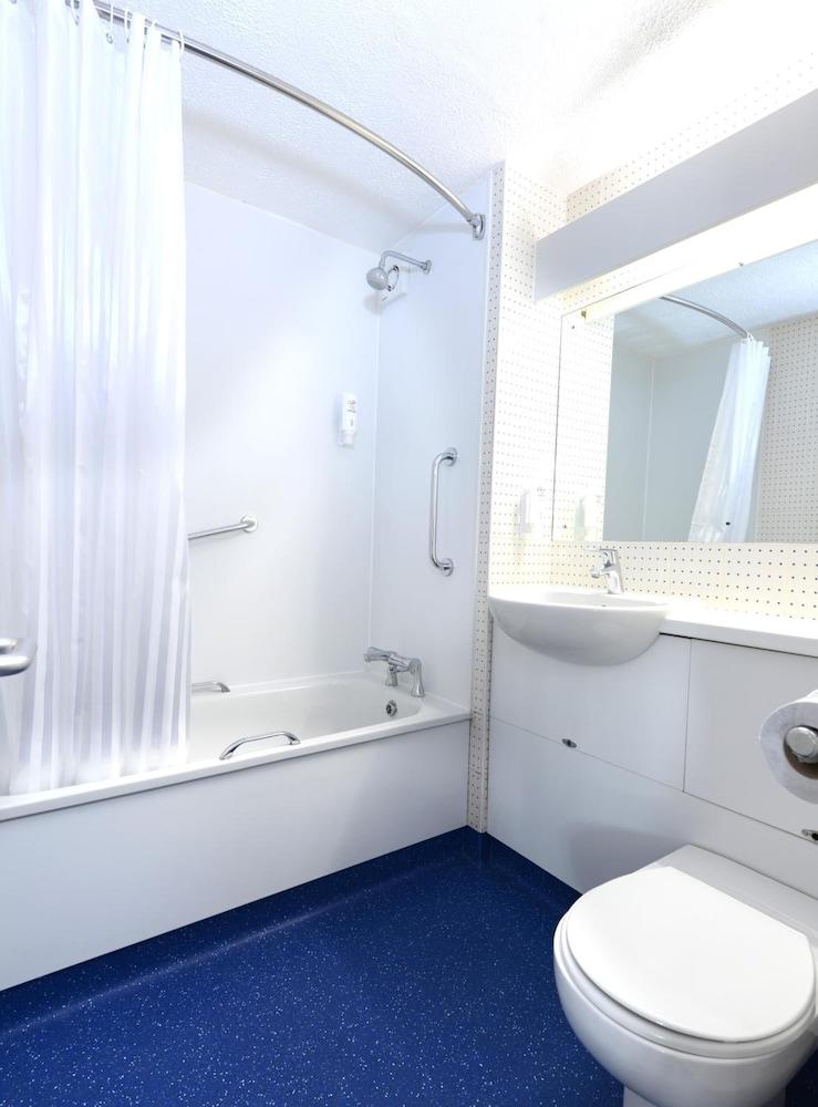 Travelodge ウォーターフォード エクステリア 写真