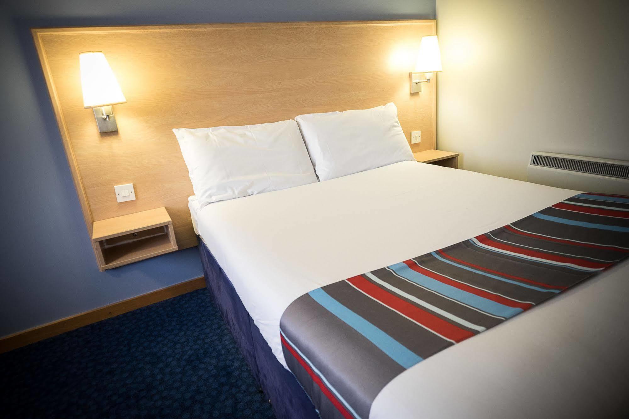 Travelodge ウォーターフォード エクステリア 写真